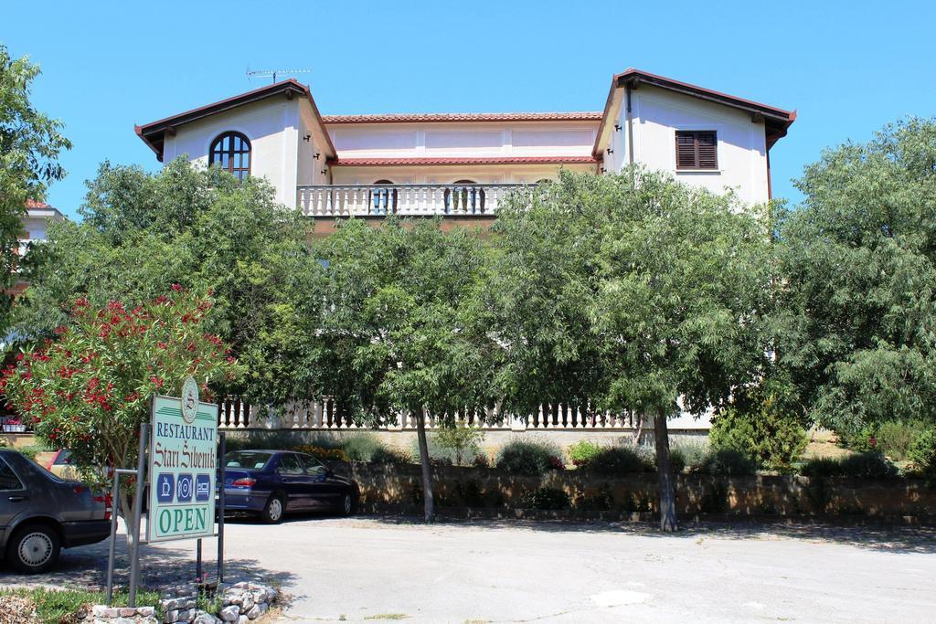 Apartments Stari Šibenik Grebastica Bagian luar foto