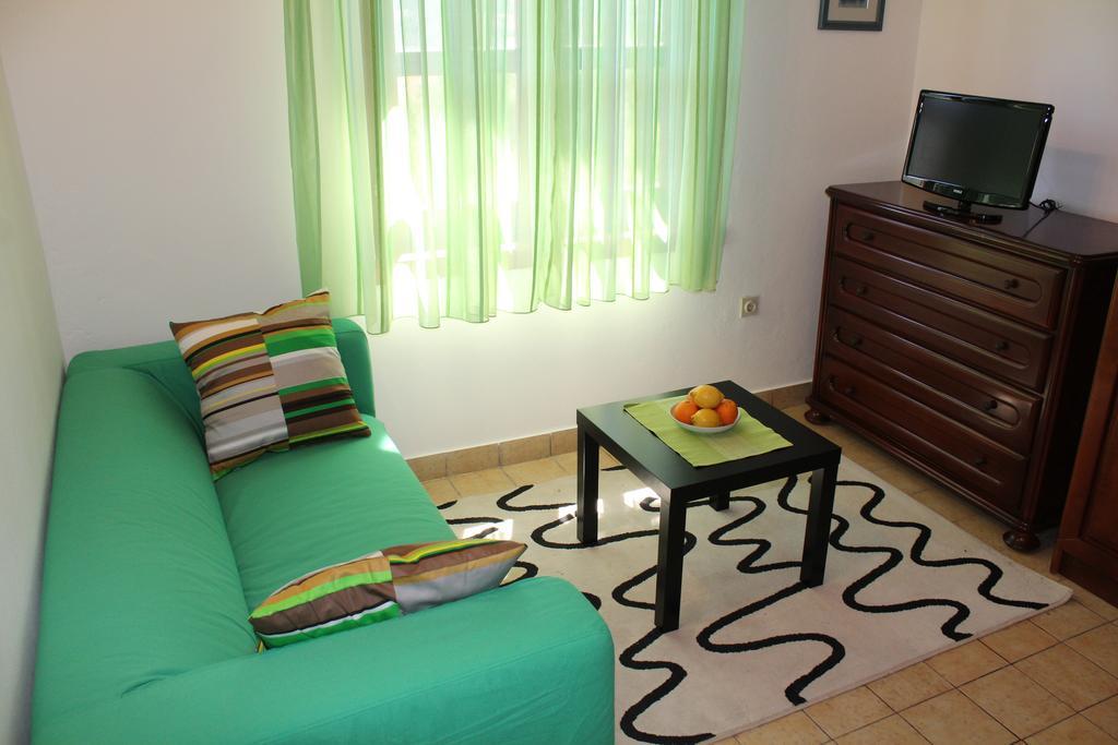 Apartments Stari Šibenik Grebastica Ruang foto