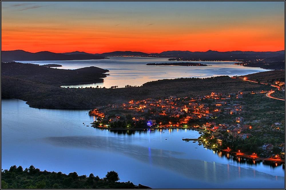Apartments Stari Šibenik Grebastica Bagian luar foto